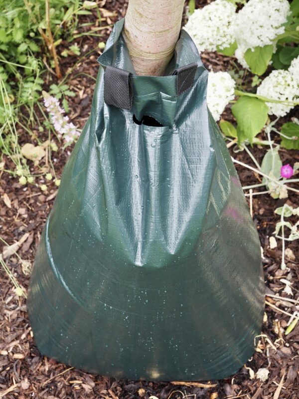 Tree watering irrigation bag