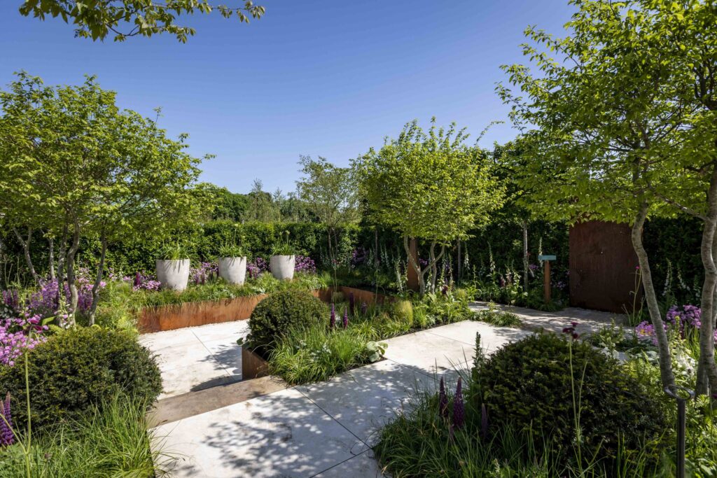 Gold Winner in Medium Gardens