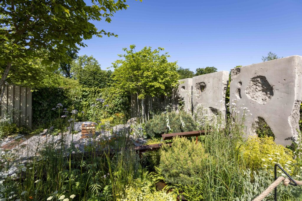 Gold Winning Garden, Best in Planting & Best in Category for Medium Size Gardens
