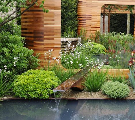 CB1P5C One of the many beautiful show gardens at the RHS Chelsea Flower Show 2012 in London, UK