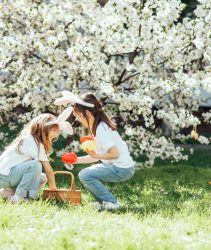 Easter,Egg,Hunt,Concept.,Easter,Celebration.,Children,Gathering,Colorful,Eggs